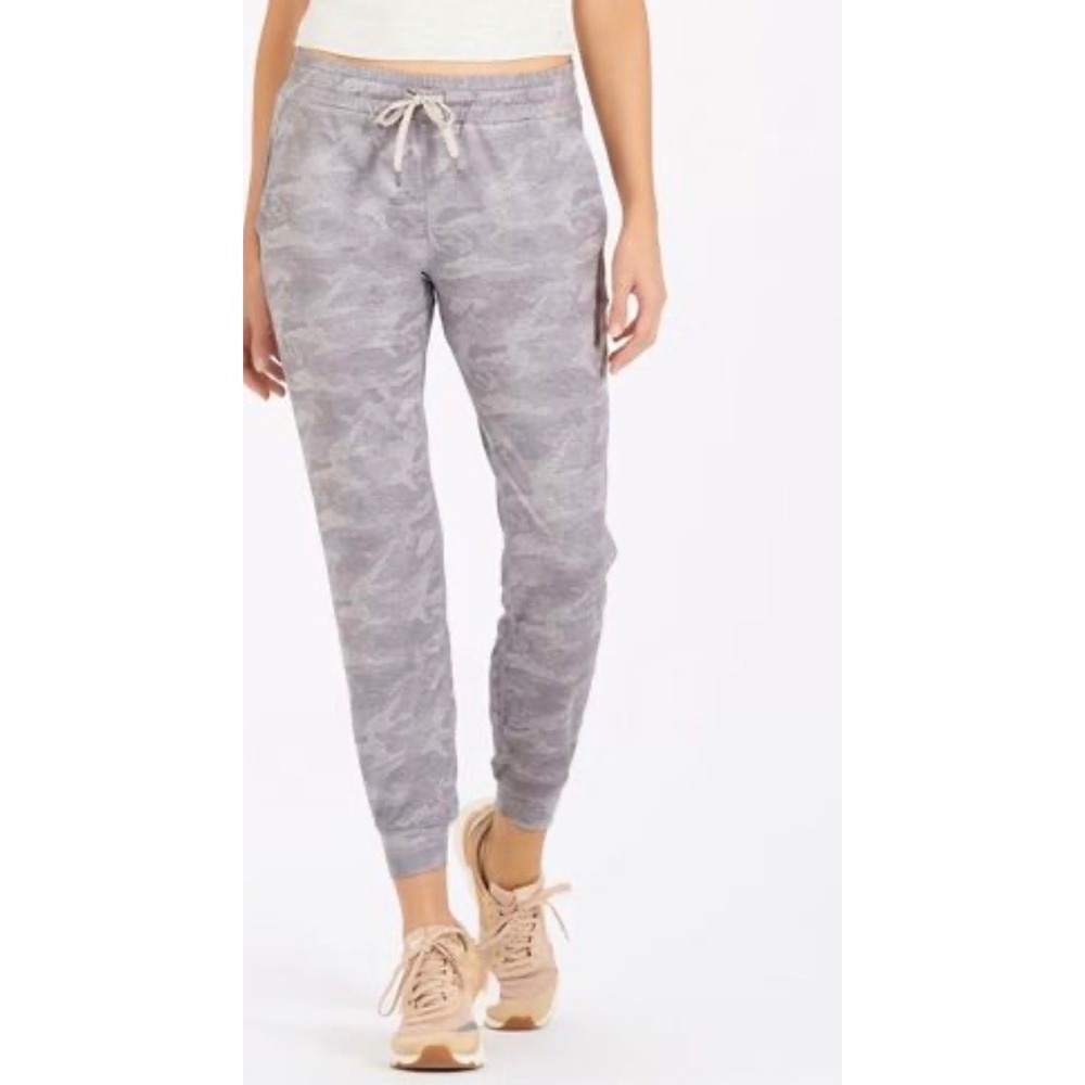 Vuori Performance Joggers Womens Small Grey Camo Slim Fit Stretch Sweatpants